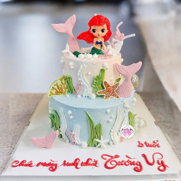 Bánh sinh nhật nàng tiên cá 2 tầng sang trọng và nổi bật với san hô biển