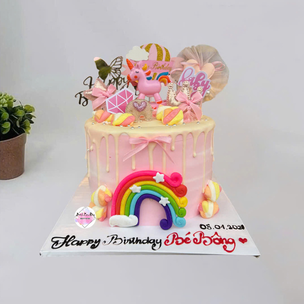 Bánh kem bé ngựa màu hồng siêu dễ thương cho bé gái tuổi Ngọ