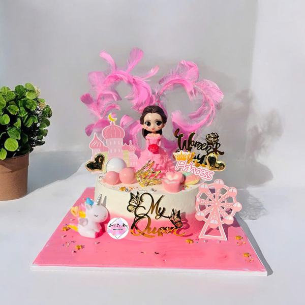 Bánh kem chủ đề con ngựa pony cho bé gái tuổi Ngọ
